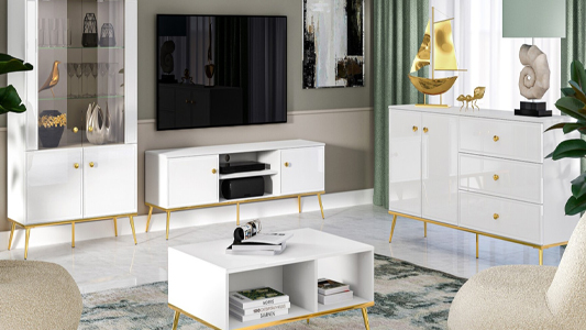 Zlaté akcenty v interiéroch - ako zariadiť priestor v očarujúcom štýle?